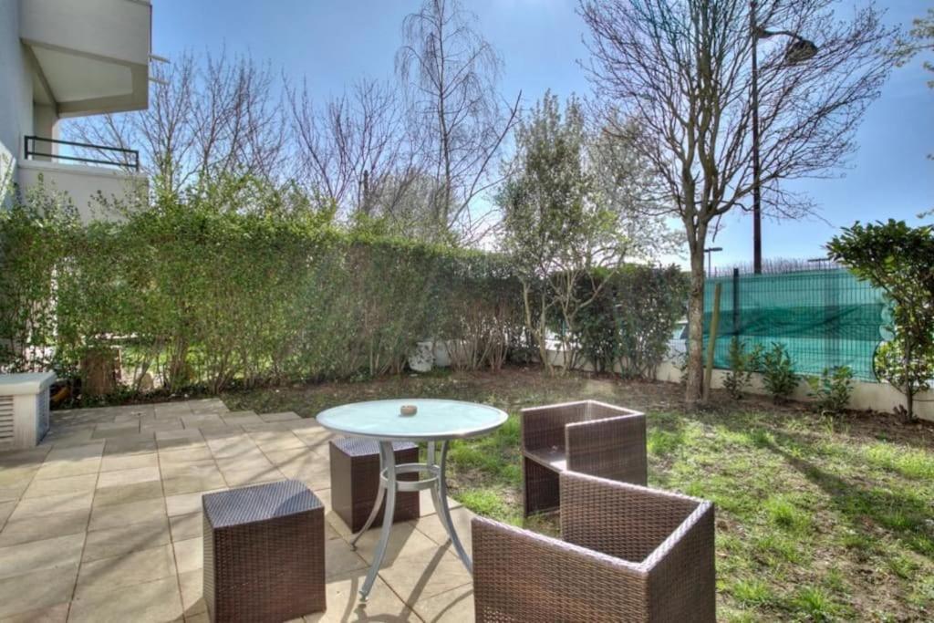 Studio Spacieux Avec Terrasse Et Parking Viry-Châtillon Екстериор снимка