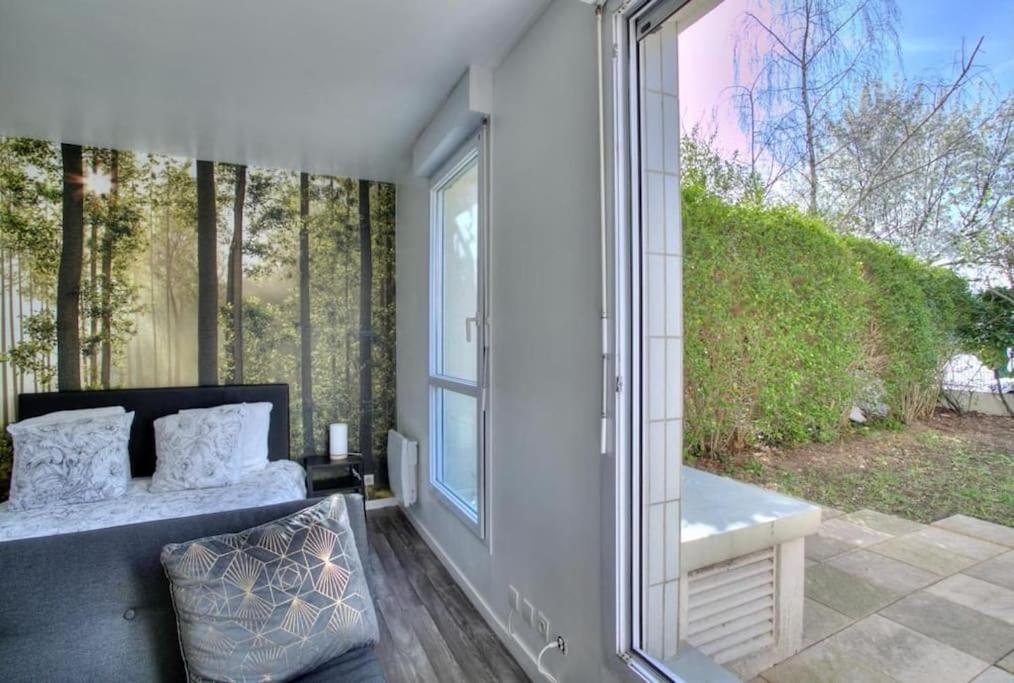 Studio Spacieux Avec Terrasse Et Parking Viry-Châtillon Екстериор снимка