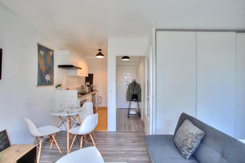Studio Spacieux Avec Terrasse Et Parking Viry-Châtillon Екстериор снимка