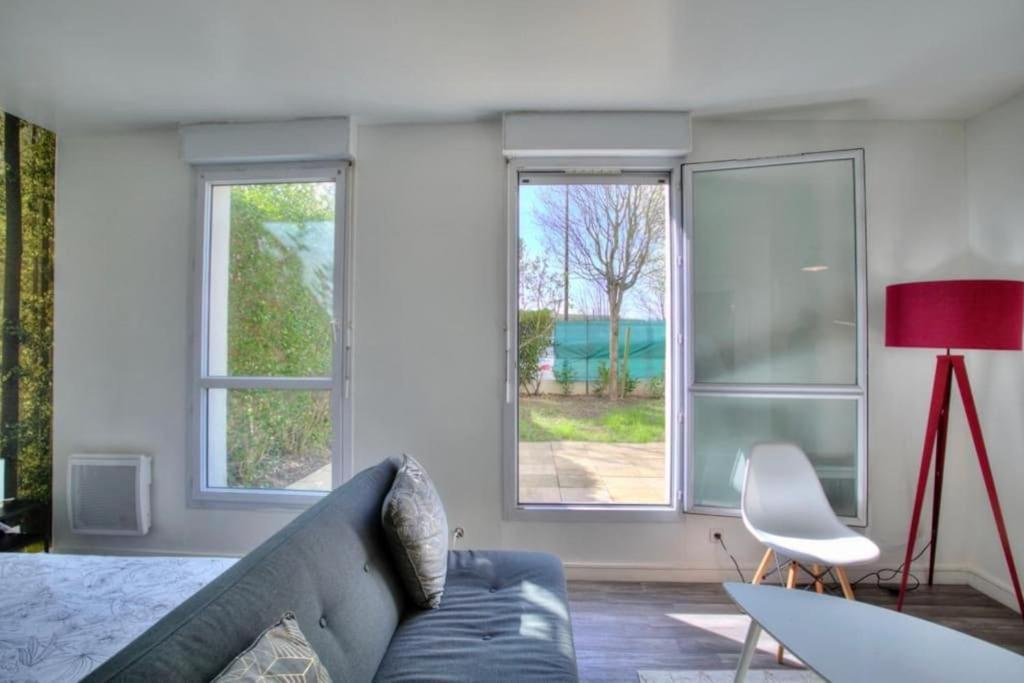 Studio Spacieux Avec Terrasse Et Parking Viry-Châtillon Екстериор снимка