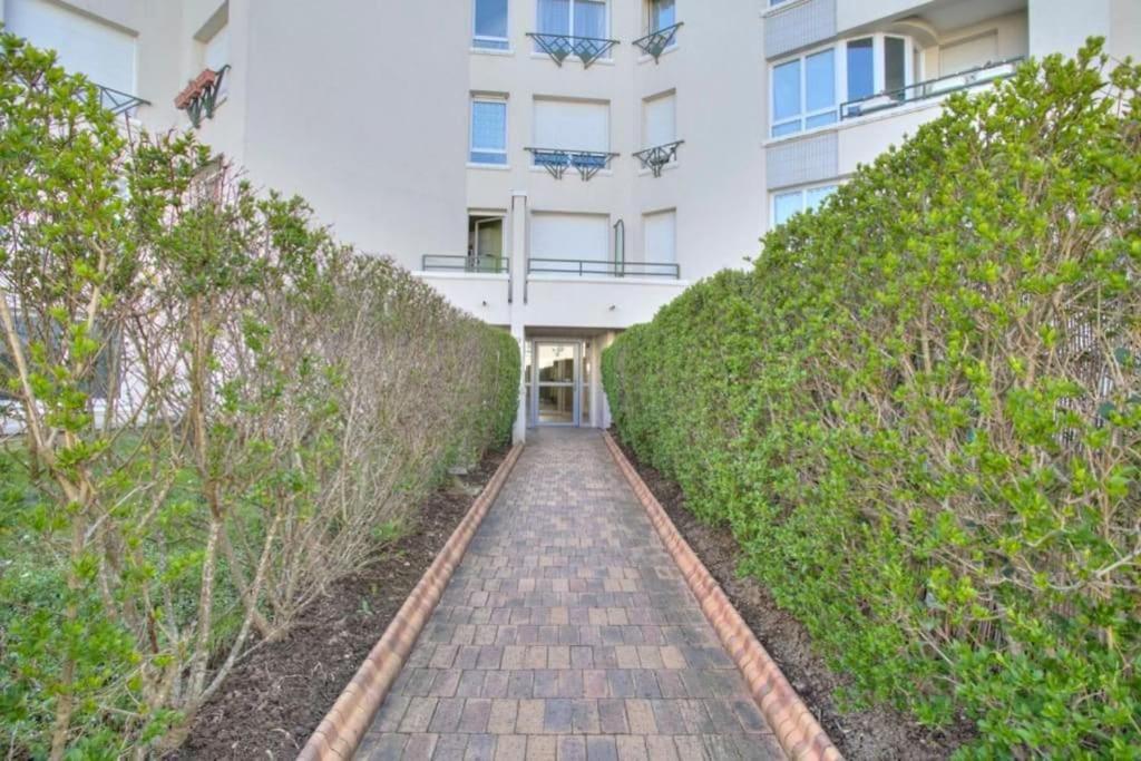 Studio Spacieux Avec Terrasse Et Parking Viry-Châtillon Екстериор снимка