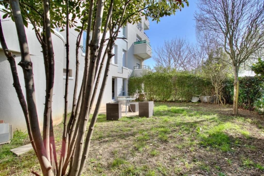 Studio Spacieux Avec Terrasse Et Parking Viry-Châtillon Екстериор снимка